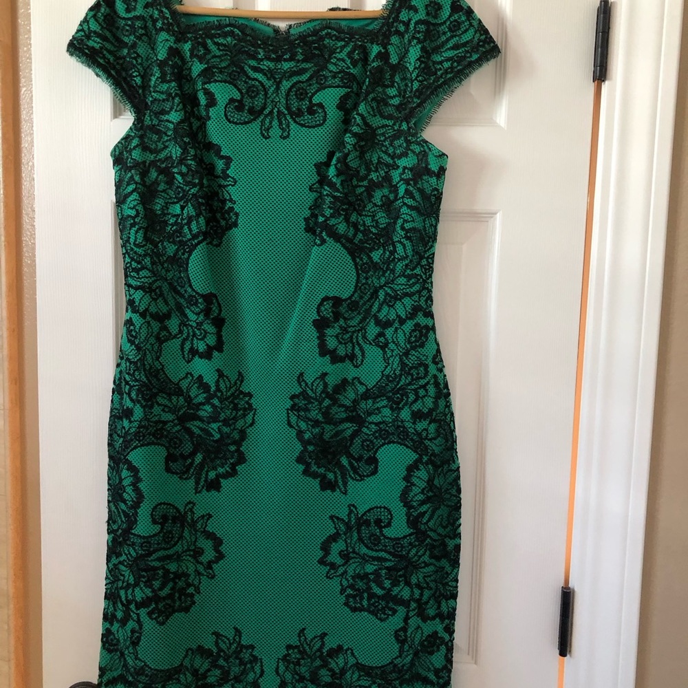 Tadashi Shoji cocktail dress , size L. Green color with black lace embroidery.